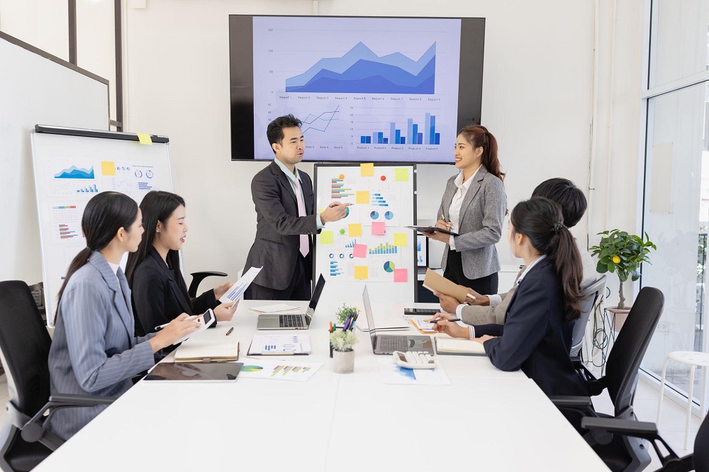 Effective Ways to Analyze Changing Market Trends
